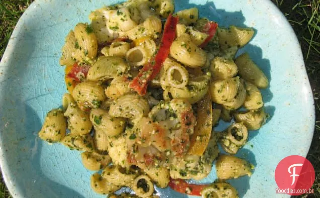 Macarrão Com Couve-Flor, Pimentão E Pesto De Noz