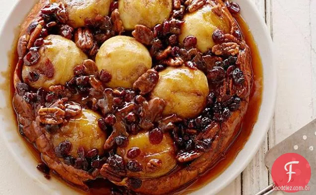 Torrada francesa de maçã de cabeça para baixo com Cranberries e nozes