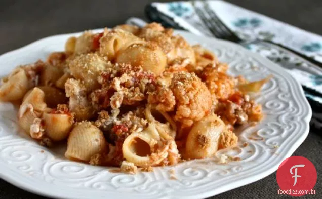 Massa Com Couve-Flor, Salsicha E Pão Ralado