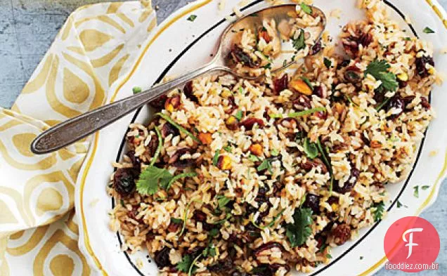 Arroz misto Pilaf com frutos secos e nozes