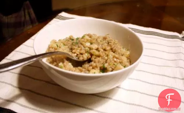 Jantar hoje à noite: Risoto de cevada com couve-flor e vinho tinto