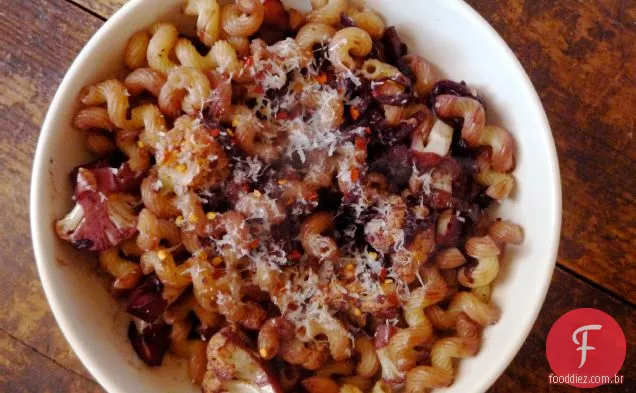 Macarrão Com Couve-Flor E Vinho Tinto