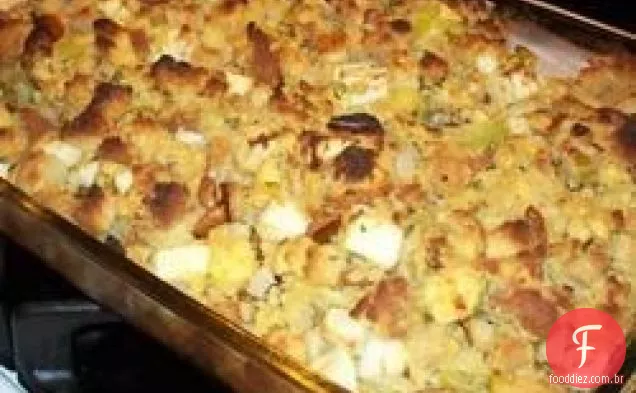 Maçã Pecan Cornbread Dressing
