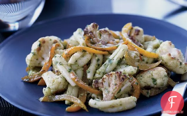 Macarrão com couve-flor, pimentão e Pesto De Noz