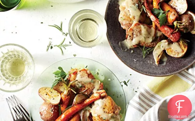 Frango com mostarda-molho de vinho branco e vegetais de Primavera