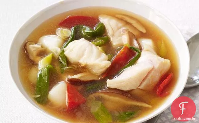 Sopa de frutos do mar quente e azeda
