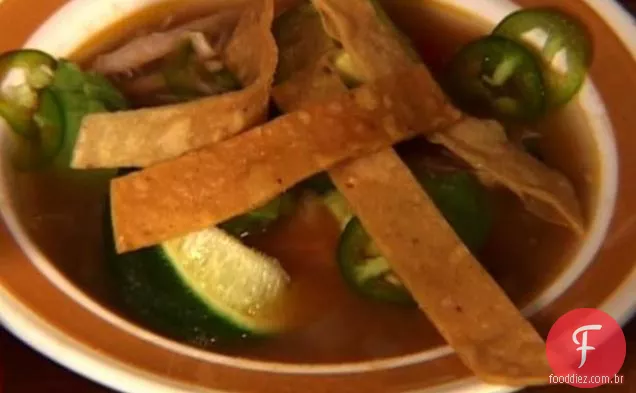 Sopa De Frango Com Tortilla Mexicana