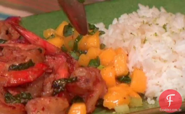 Camarão de coco picante com Salsa De Manjericão de Manga picante e arroz de jasmim de limão