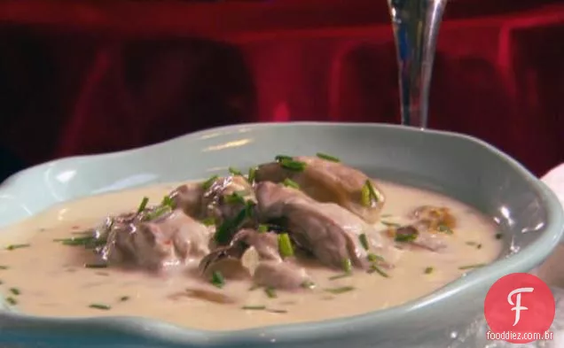 Sopa de champanhe de ostra e Brie