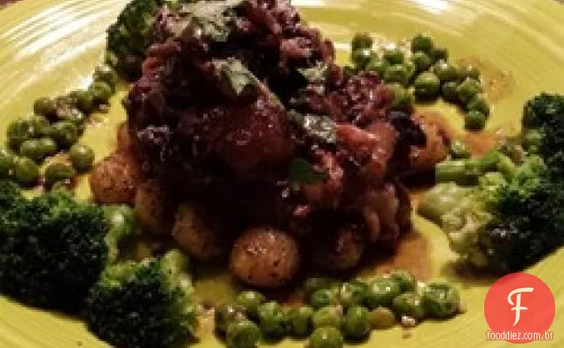 Oxtails refogados em molho de Vinho Tinto