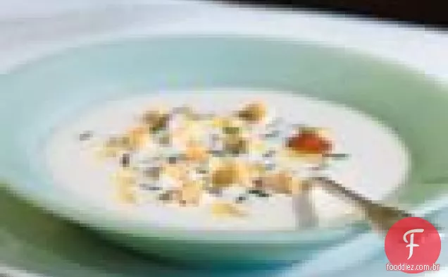 Creme De Sopa De Couve-Flor Com Óleo De Trufa E Cebolinha