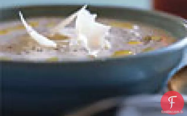 Sopa de couve-flor com Pecorino Romano e óleo de Trufa