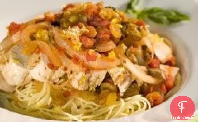 Frango com limão siciliano com passas-molho de tomate