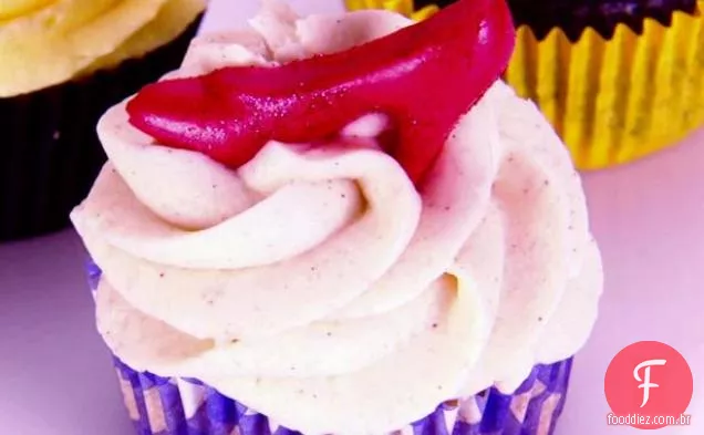 Queque da compota de maçã de Dorothy com geada do Queijo da cabra da canela