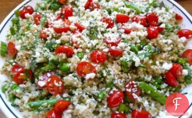 Arroz Magro De Quinoa E Couve-Flor Com Espargos, Ervilhas E Ervas