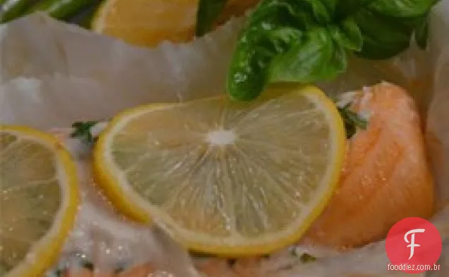 Salmão Assado Em Pergaminho