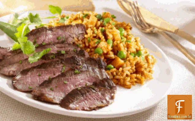 Bife grelhado com arroz de Tomate Vermelho
