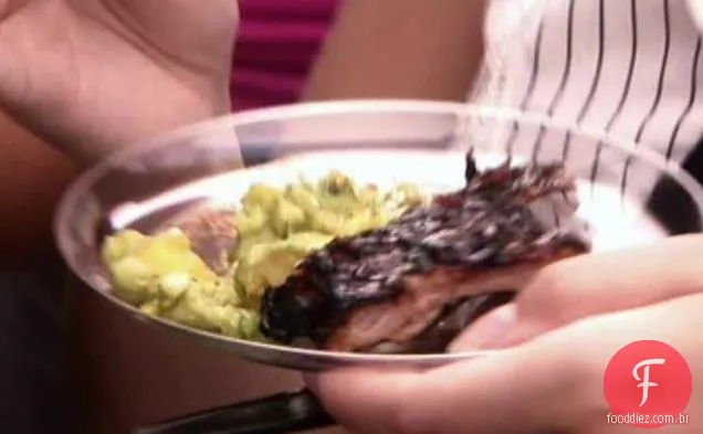 Costelas Turbo com Salsa de abacate de Manga