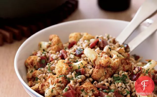 Salada Farro com couve-flor frita e Prosciutto