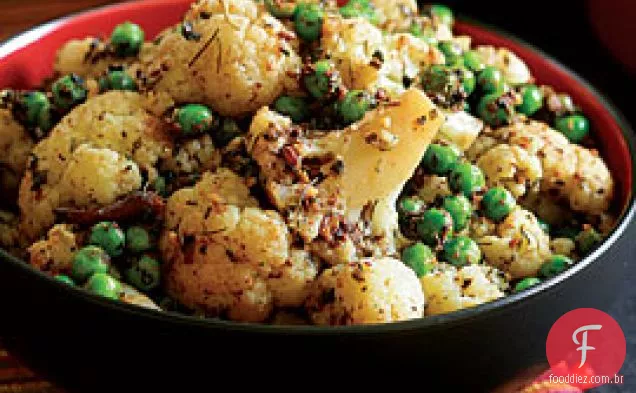 Couve-flor frita com ervilhas verdes e gengibre