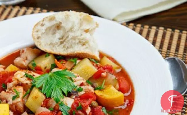 Ensopado de peixe e abobrinha Puttanesca