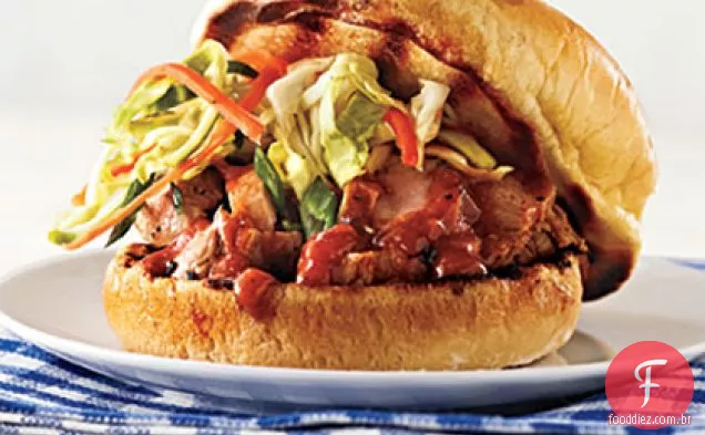 Sanduíches rápidos para churrasco com Slaw