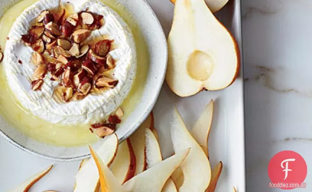 Camembert assado com peras