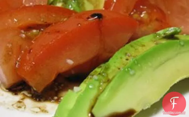 Salada de tomate e abacate