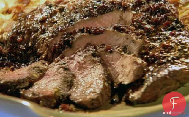 Bife de pimenta grelhado de Johnny Garlic com molho balsâmico Cabernet