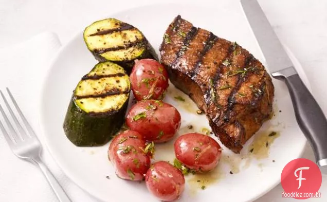 Bife grelhado e abobrinha