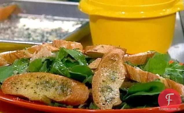 Salada de rúcula com vinagrete de chalota e Crostini