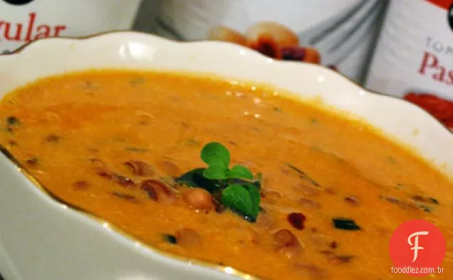 Sopa cremosa de ervilha de olhos pretos com cominho