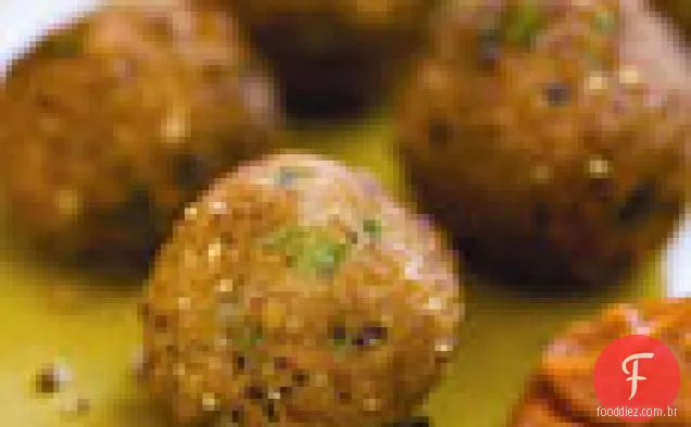 Bolinhos De Ervilha de olhos pretos com molho de pimenta