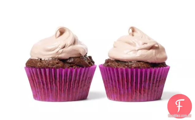 Cupcakes De Chocolate Com Cobertura De Merengue