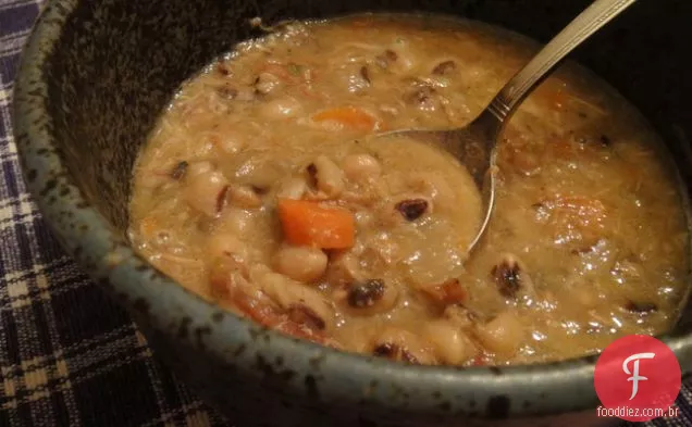 Sopa de ervilha de olhos pretos (com presunto e frango)