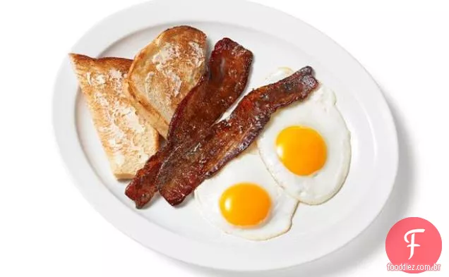 Bacon Envidraçado Com Café Com Ovos