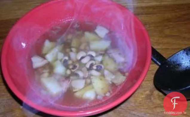 Sopa de ervilha e Bacon de Olhos Pretos