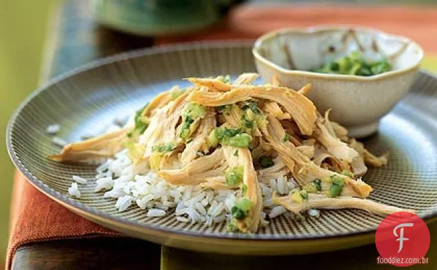 Frango com molho de sal de gengibre e cebola verde