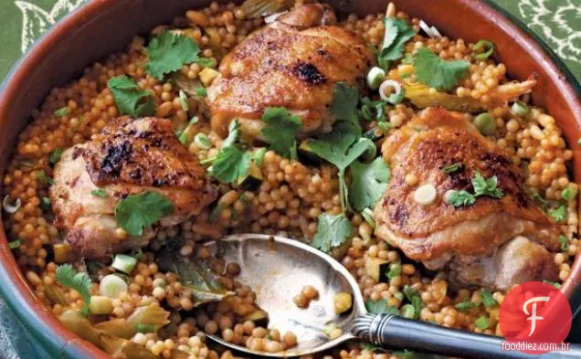 Frango com alho com cuscuz israelense