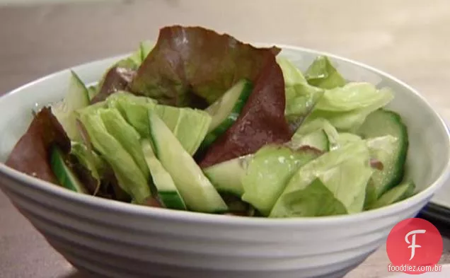 Salada lateral simples com molho de limão e mel