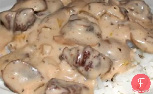 Strogonoff de carne com vinho branco