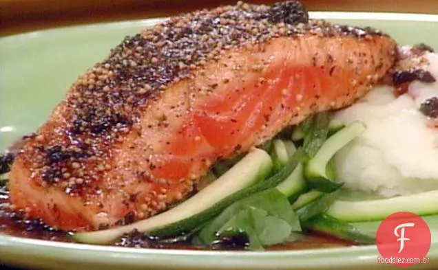 Mostarda pimenta salmão com molho de Vinho Tinto
