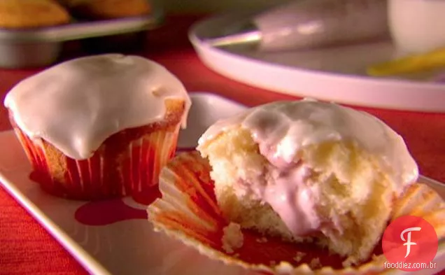 Cupcakes recheados com morango e Mascarpone