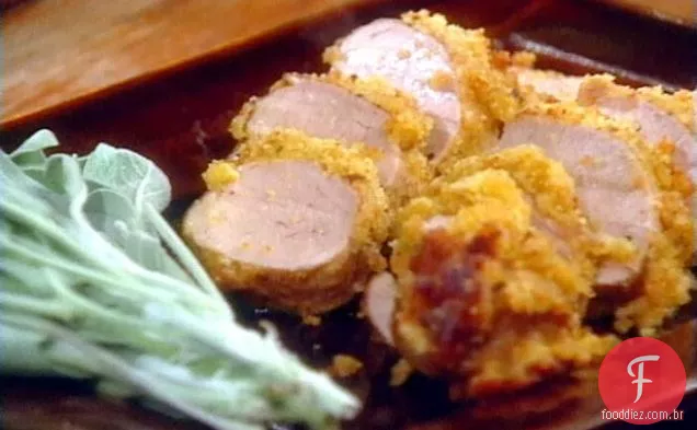 Lombo de porco assado com crosta de Pão de milho sálvia