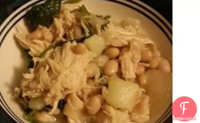 Sopa de frango, espinafre e batata