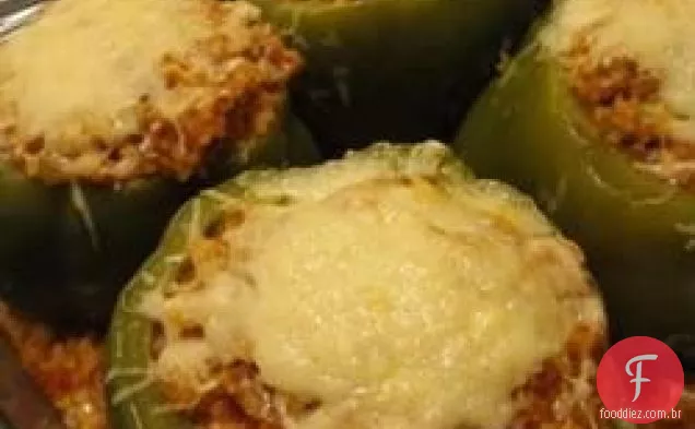 Pimentão verde recheado com tomate lentilha cuscuz