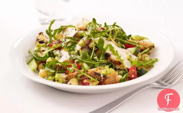 Salada De Frango Grelhado Com Molho Gaspacho