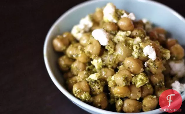 Pesto Grão-De-Bico Com Queijo Feta