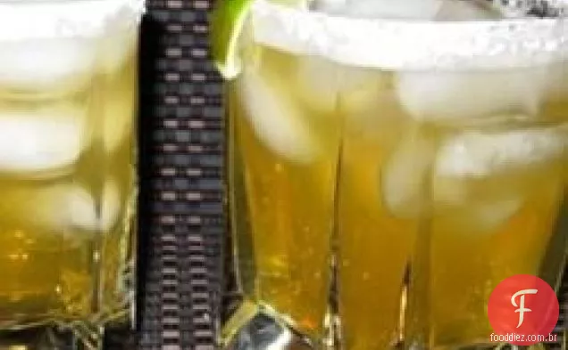 Margaritas de Amaretto Italiano nas rochas