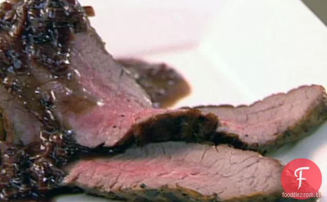 Bife de flanco grelhado com chalota e molho de Vinho Tinto